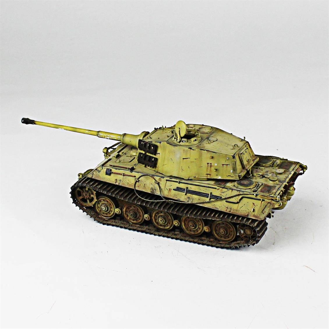 QD252 1/35 King Tiger, Tamiya, Sergilemeye Hazır Plastik Tank Maketi