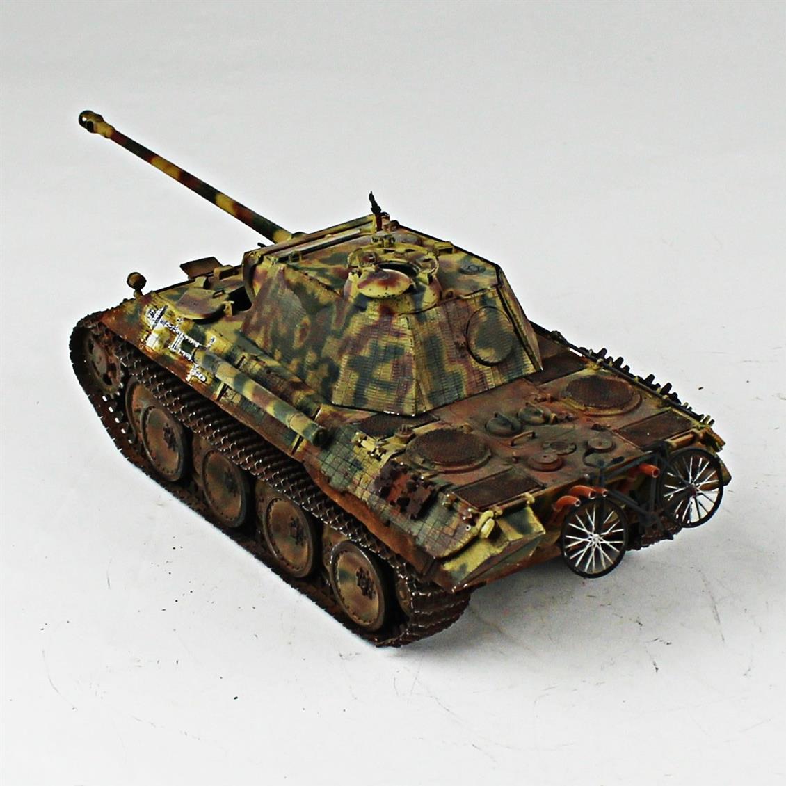 QD257 1/35 Panther, Tamiya, Sergilemeye Hazır Plastik Tank Maketi