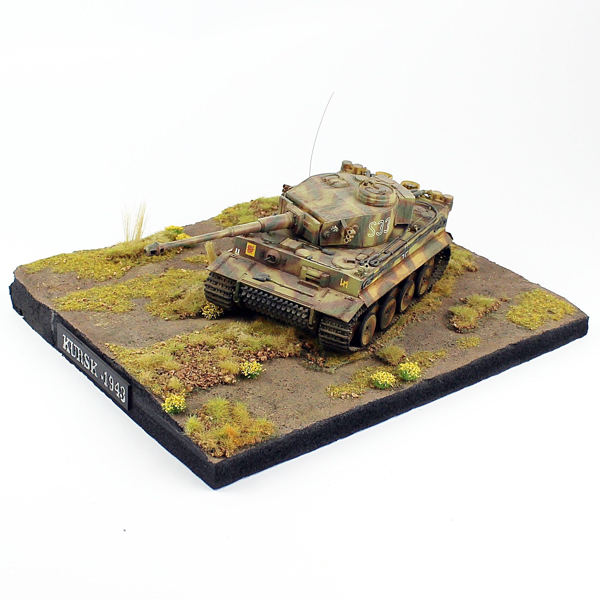 QD288 1/35 Ölçek, Tiger-1 Early (Kursk 1943)  Dioramalı Sergilemeye Hazır Plastik  Model