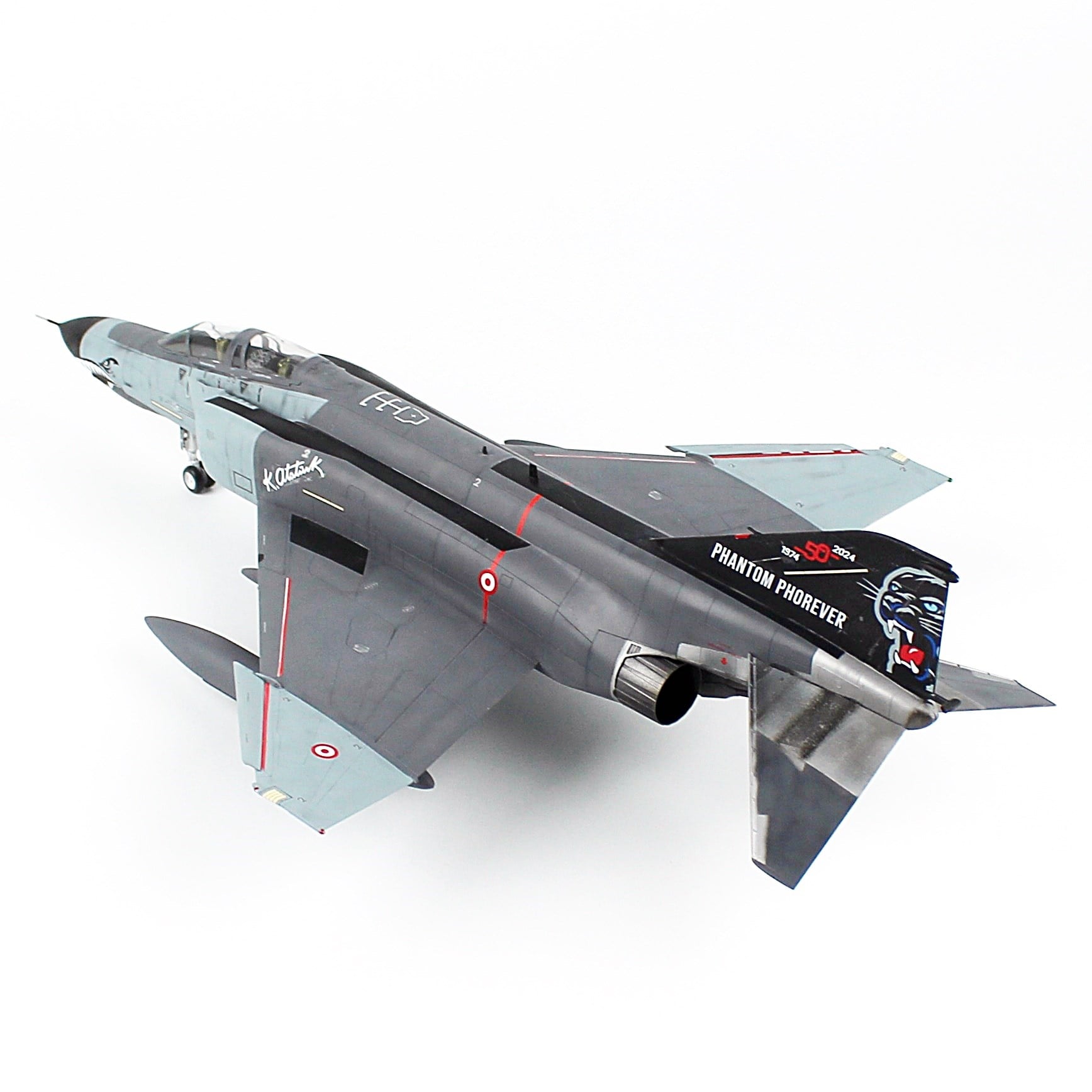 QD610 1/48Ölçek, F-4E Phantom, 50. Yıl Decalli 2 Nolu Uçak, Sergilemeye Hazır Savaş Uçağı Modeli