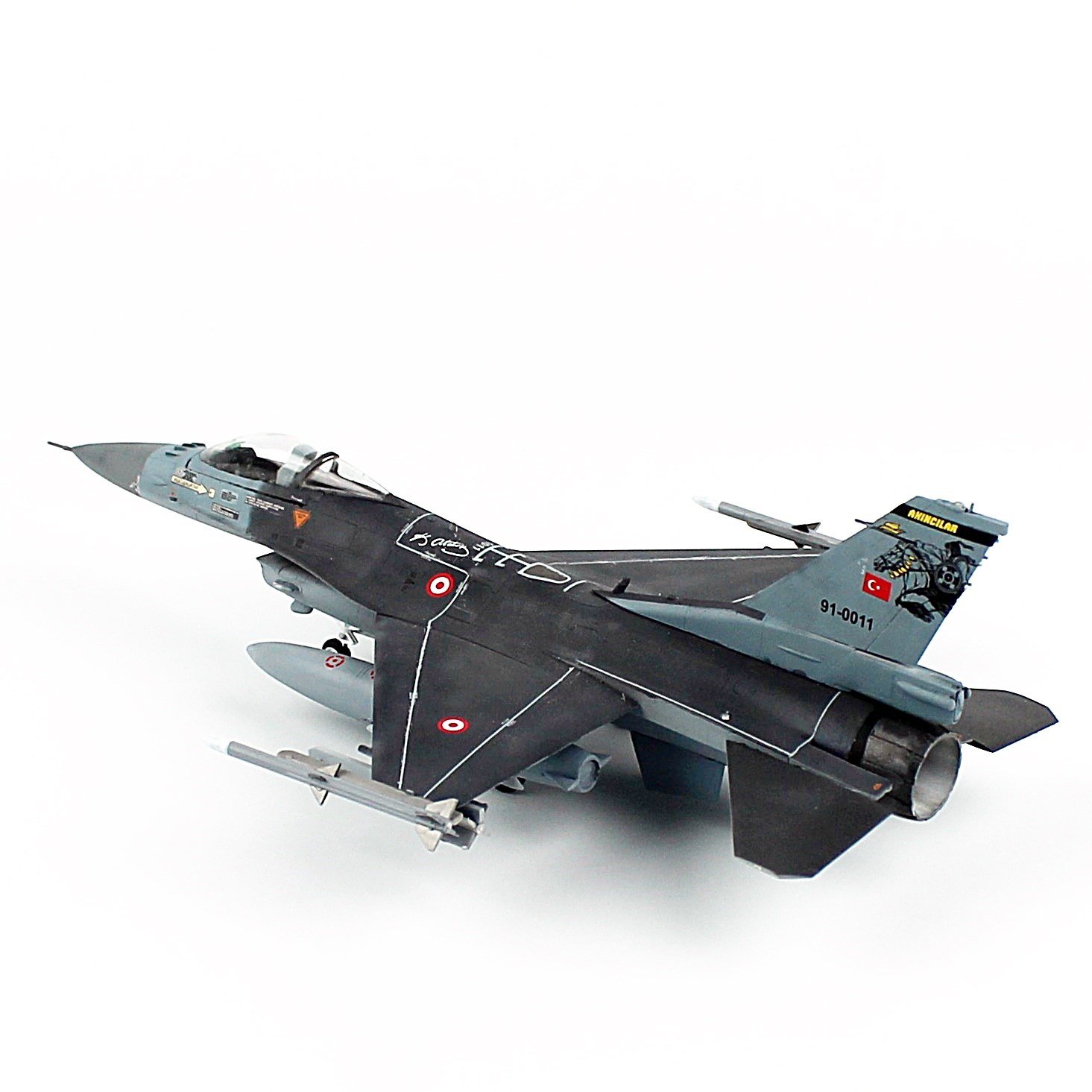 QD611 1/72 Ölçek, F-16C B-50 Savaşan Şahin, 152 Kaplan Filo, Akıncılar, Sergilemeye Hazır Model Uçak