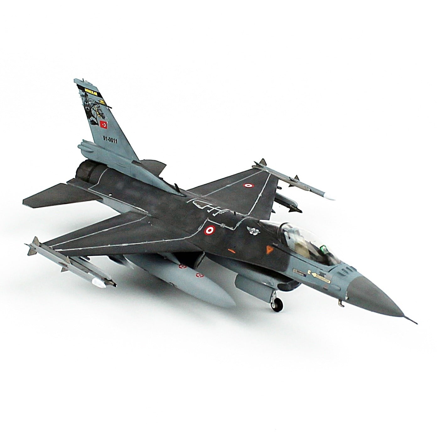 QD611 1/72 Ölçek, F-16C B-50 Savaşan Şahin, 152 Kaplan Filo, Akıncılar, Sergilemeye Hazır Model Uçak