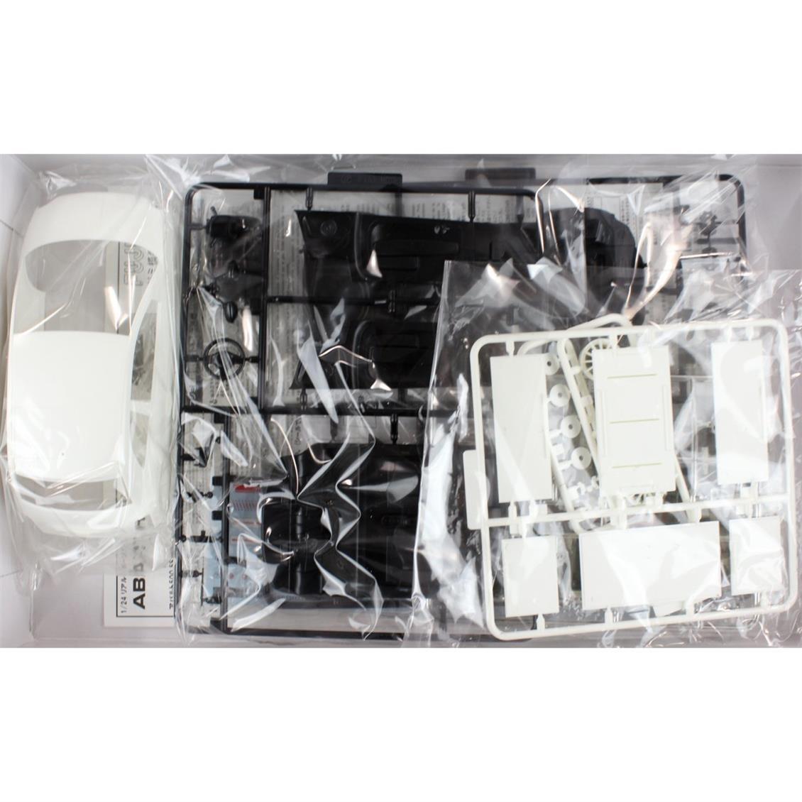 RS-82 1/24 ABARTH 500 ESSEESSE