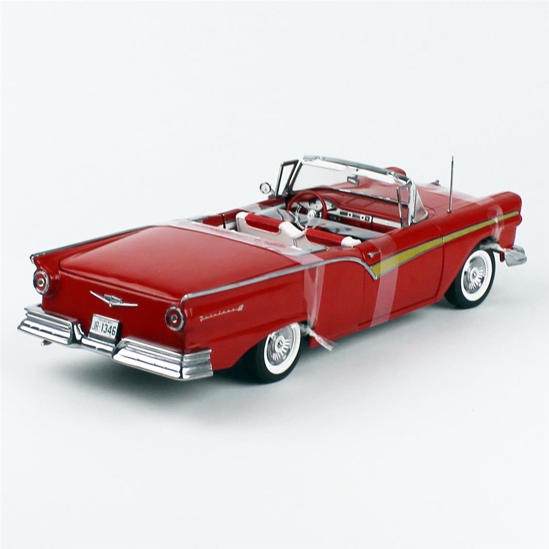 Sunstar 1347 1/18 Ölçek, 1957 Ford Fairlane 500 Skyliner, Alev Kırmızısı, Sergilemeye Hazır Metal Araba Modeli
