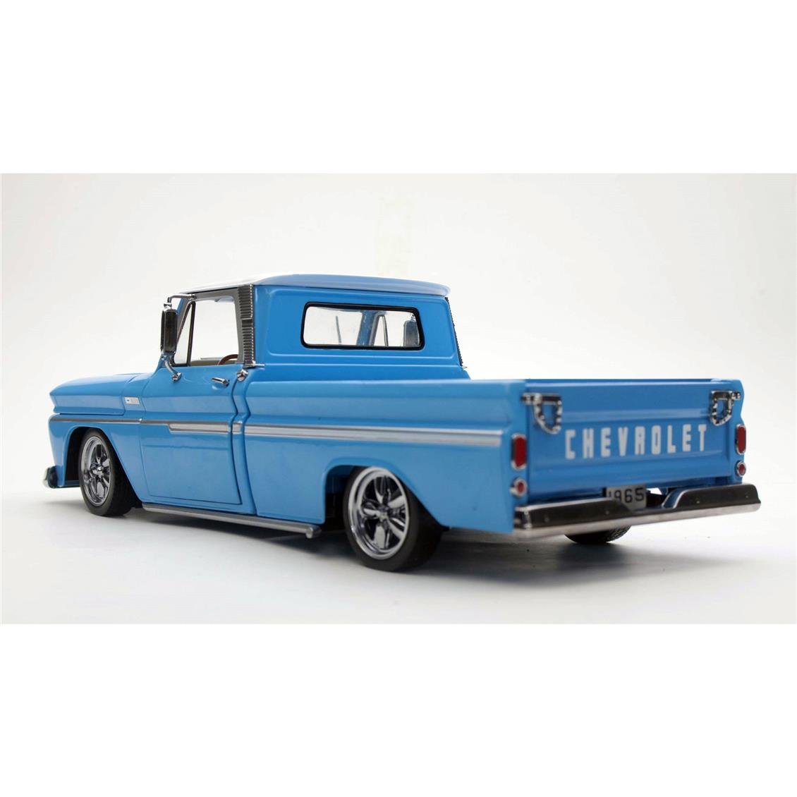Sunstar 1366 1/18 Ölçek, 1965 Chevrolet C-10 Styleside Alçaltılmış Kamyonet, Mavi, Sergilemeye Hazır Metal Kamyonet Modeli