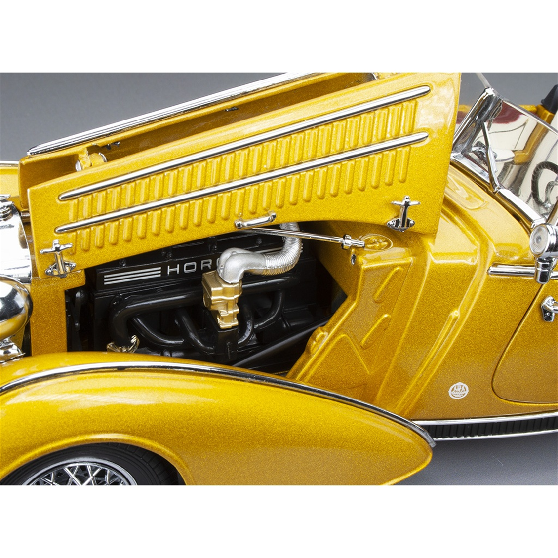 Sunstar 2411 1/18 Ölçek, 1939 Horch 855 Roadster, Altın, Sergilemeye Hazır Metal Araba Modeli