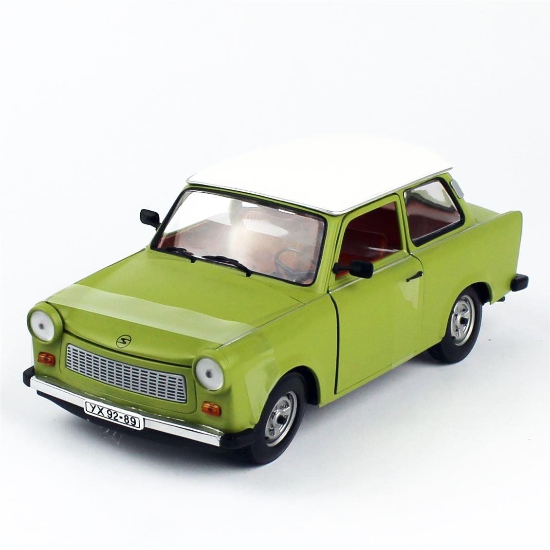 Sunstar 4289 1/18 Ölçek, Trabant 601, Filizi Yeşil, Sergilemeye Hazır Metal Araba Modeli