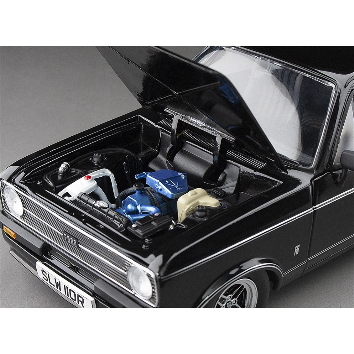 Sunstar 4634 1/18 Ölçek, 1976 Ford Escort MKII RS Mexico-Siyah (RHD), Sergilemeye Hazır Metal Araba Modeli