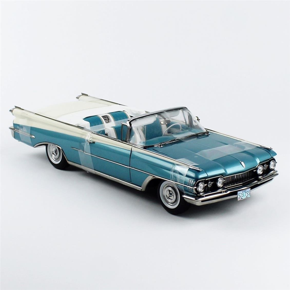 Sunstar 5237 1/18 Ölçek, 1959 Oldsmobile-98, Open Convertible, Metalik Su Mavisi, Sergilemeye Hazır Metal Araba Modeli