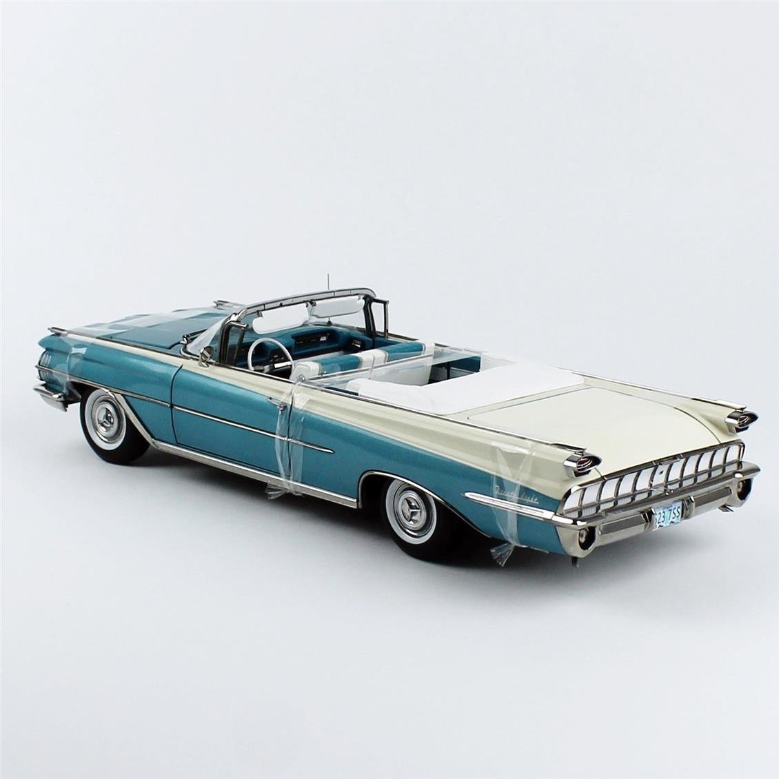 Sunstar 5237 1/18 Ölçek, 1959 Oldsmobile-98, Open Convertible, Metalik Su Mavisi, Sergilemeye Hazır Metal Araba Modeli