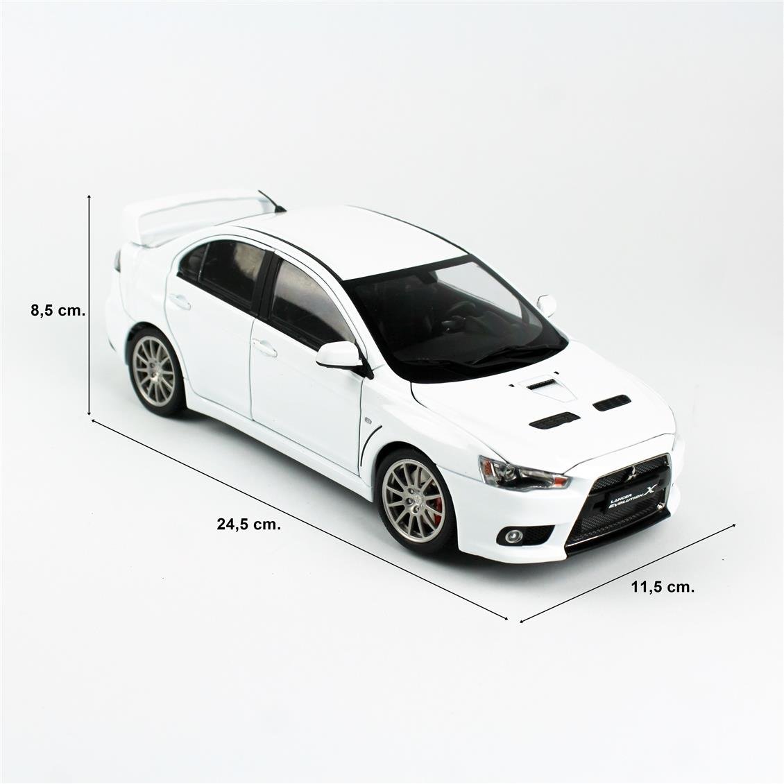 Sunstar 5824 1/18 Ölçek, Mitsubishi Lancer Evolution X, Beyaz, Sergilemeye Hazır Metal Araba Modeli