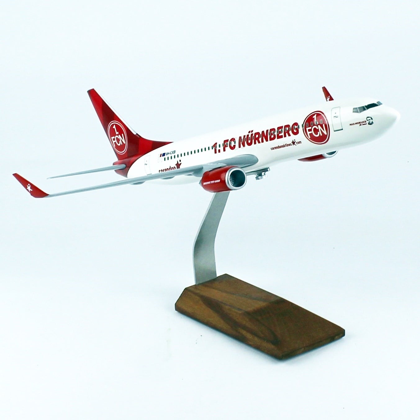 THY025 1/100 WAHRE, Corendon Airlines B737-800 Passagierflugzeuge, bereit, Holzstandmodell auszustellen