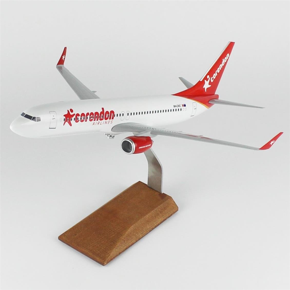 THY025 1/100 Ölçek, Corendon Airlines B737-800 Yolcu Uçağı, Sergilemeye Hazır Ahşap Standlı Model