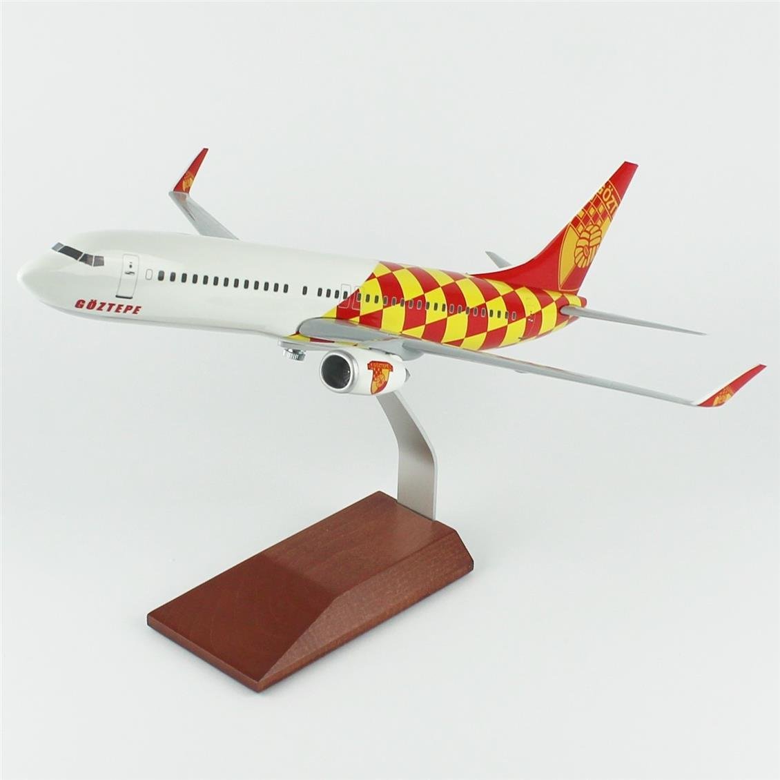 THY035 1/100 Ölçek, THY Göztepe Spor Logolu B737-800 Yolcu Uçağı, Sergilemeye Hazır Ahşap Standlı Model