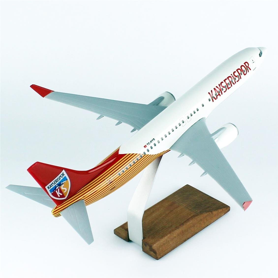 THY040 1/100 Ölçek, THY Kayseri Spor Logolu B737-800 Yolcu Uçağı, Sergilemeye Hazır Ahşap Standlı Model
