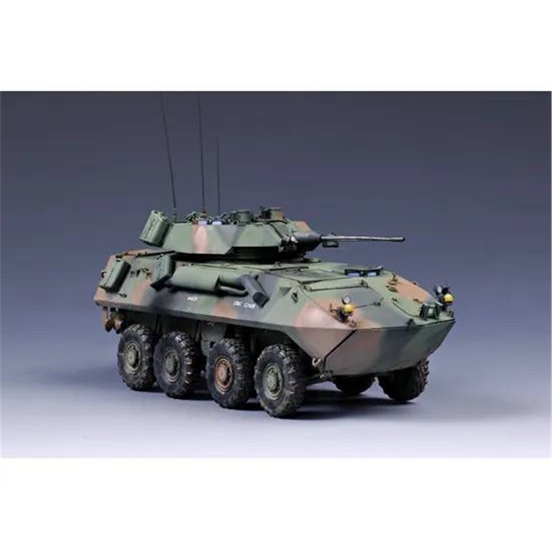 Trumpeter 00349 1/35 Ölçek, LAV-25 (PIRANHA) Amfibik Keşif Aracı, Plastik Model Kiti