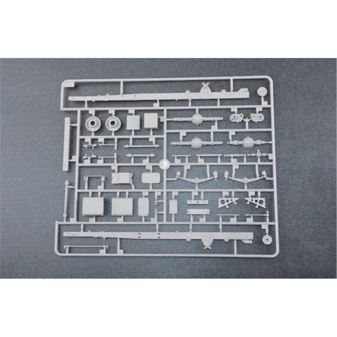 Trumpeter 01014 1/35 Ölçek, Russian BM-21 HAIL MRL, Çok Namlulu Roketatar Plastik Model Kiti