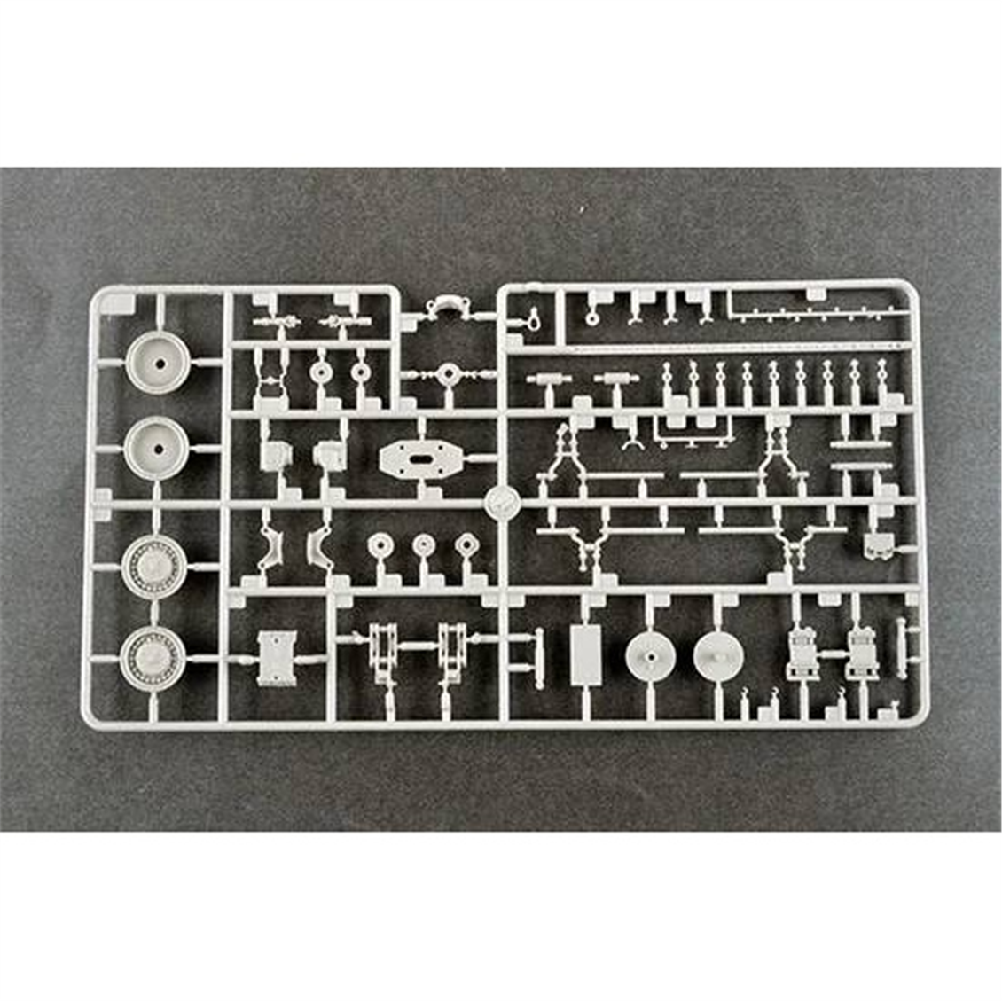 Trumpeter 01057 1/35Ölçek, 40N6 of 51P6A TEL, S-400 Füze Sistemi, Plastik Model Kiti