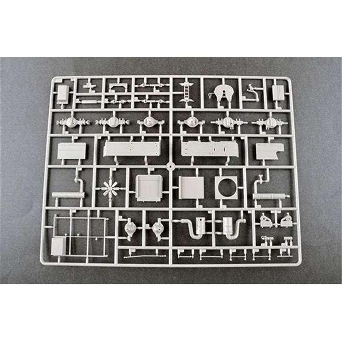 Trumpeter 01064 1/35 Ölçek, HEMTT M1120, Konteyner Taşıma Kamyonu Plastik Model Kiti