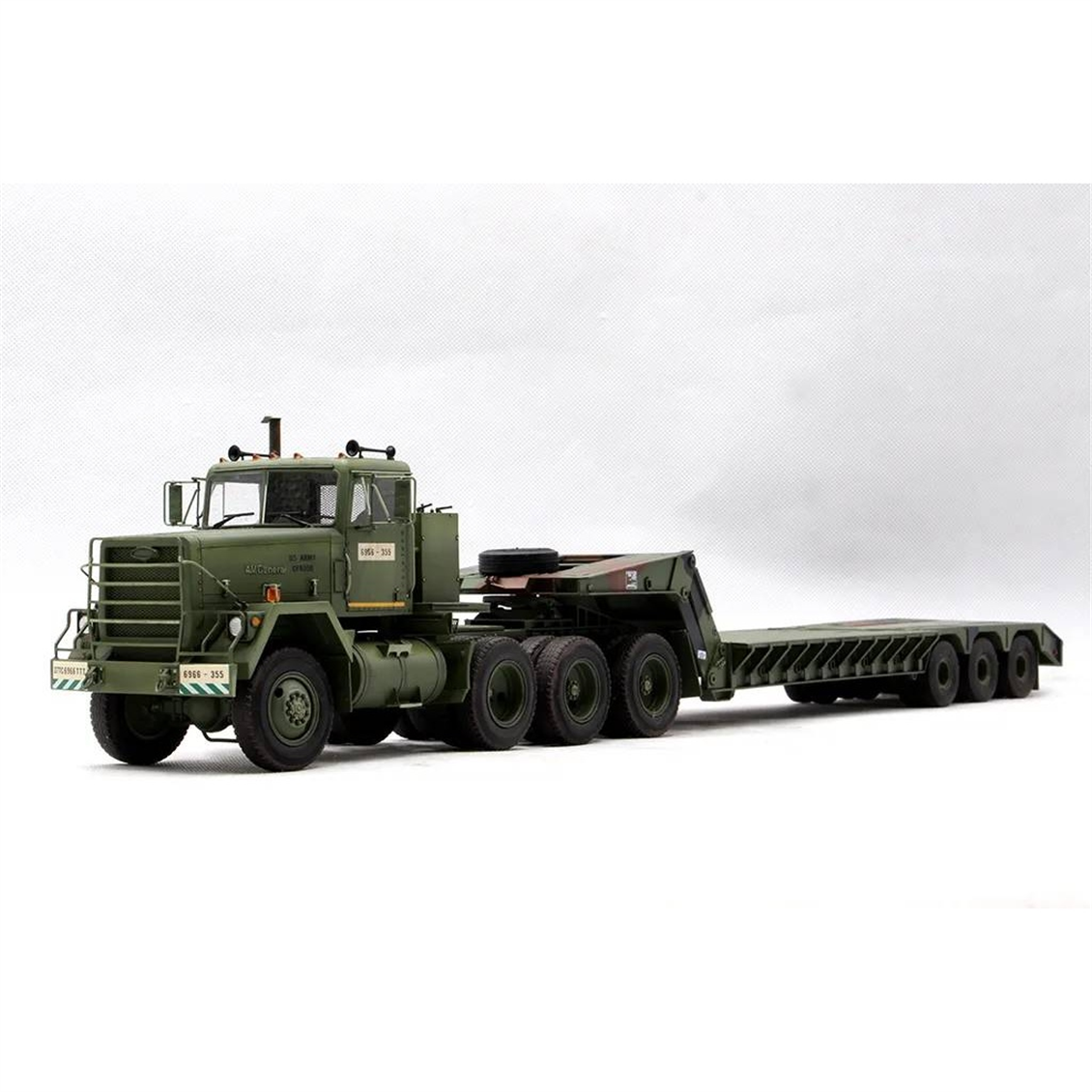 Trumpeter 01078 1/35 Ölçek, M920 Ağır Hizmet Çekici ve M870A1 Yarı Römorku, Plastik Model Kiti