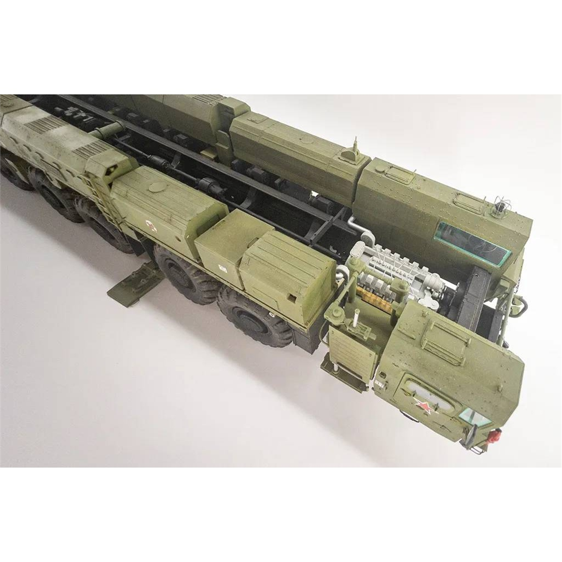 Trumpeter 01082 1/35 Ölçek, 15U175 TEL of RS-12M1 Topol-M ICBM, Mobil Füze Sistemi Plastik Model Kiti