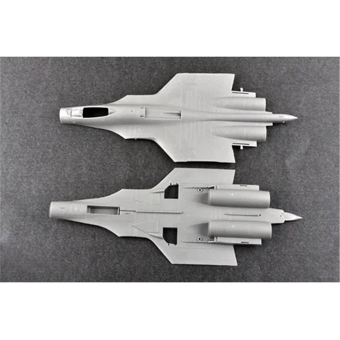 Trumpeter 01668 1/72 Ölçek, Chinese J-15, Savaş Uçağı Plastik Model Kiti