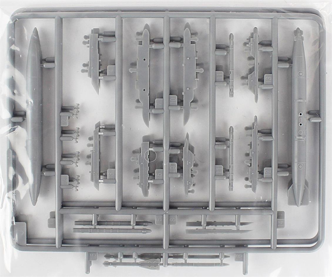 Trumpeter 01677 1/72 MIG-29 UB (Izdeliye 9.51) Fulcrum Savaş Uçağı Demonte Plastik Maketi