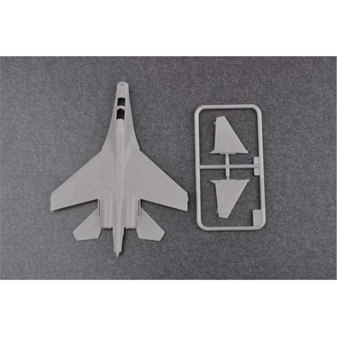 Trumpeter 03916 1/144 Ölçek, Russian Su-27UB Flanker C, Plastik Model Kiti
