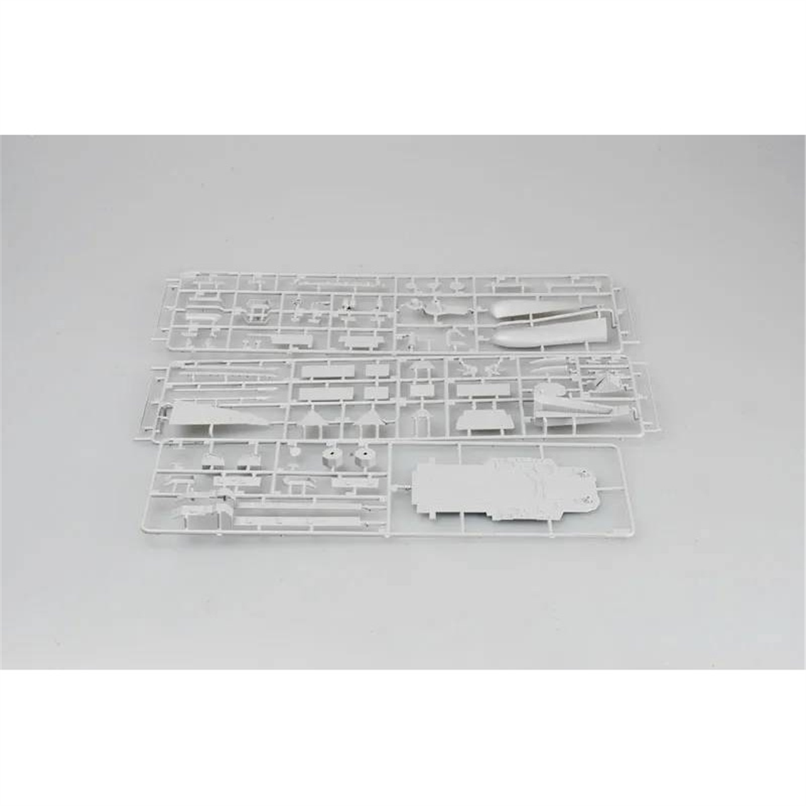 Trumpeter 04520 1/350 Ölçek, Rus Admiral Ushakov (Ex-Kirov), Savaş Gemisi Plastik Model Kiti