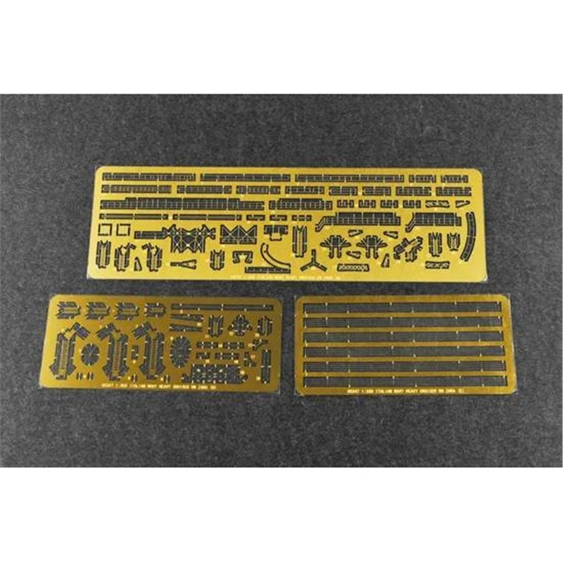 Trumpeter 05347 1/350 Ölçek, Italyan Zara, Ağır Kruvazör Plastik Model Kiti