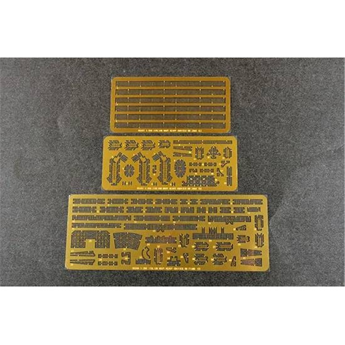 Trumpeter 05348 1/350 Ölçek, Italyan Fiume, Ağır Kruvazör Plastik Model Kiti