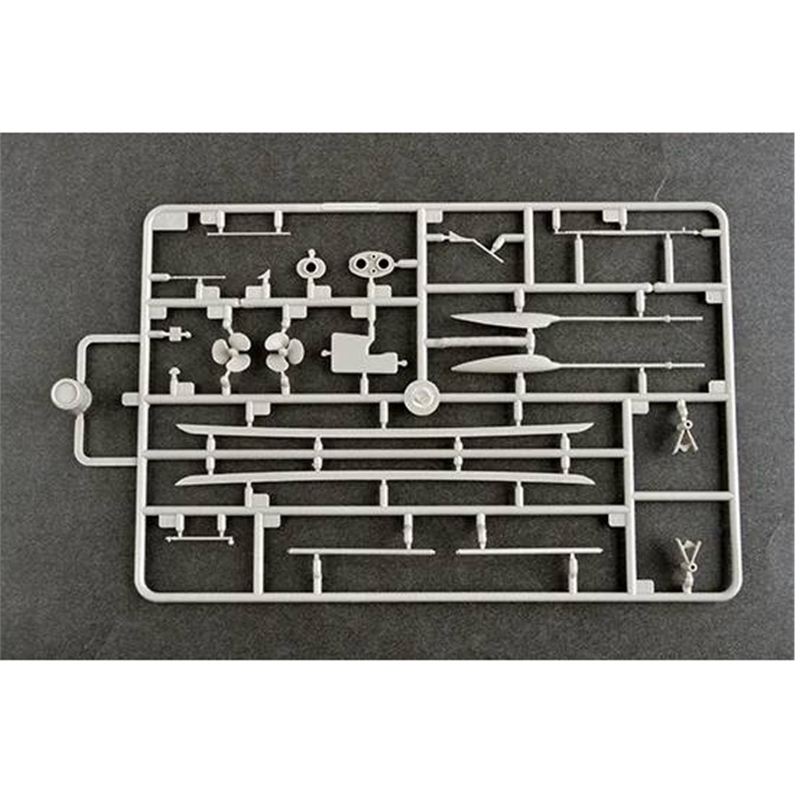 Trumpeter 05349 1/350 Ölçek, Italyan Gorizia, Ağır Kruvazör Plastik Model Kiti