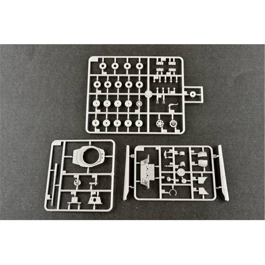 Trumpeter 07160 1/72 Ölçek, Alman King Tiger (Henschel turret) ve 105mm kwk L/65 Ana Muharebe Tankı, Plastik Model Kiti