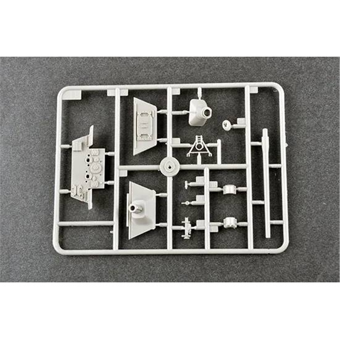 Trumpeter 07166 1/72 Ölçek, Alman JagdTiger ve 88mm /L71 Ana Muharebe Tankı, Plastik Model Kiti