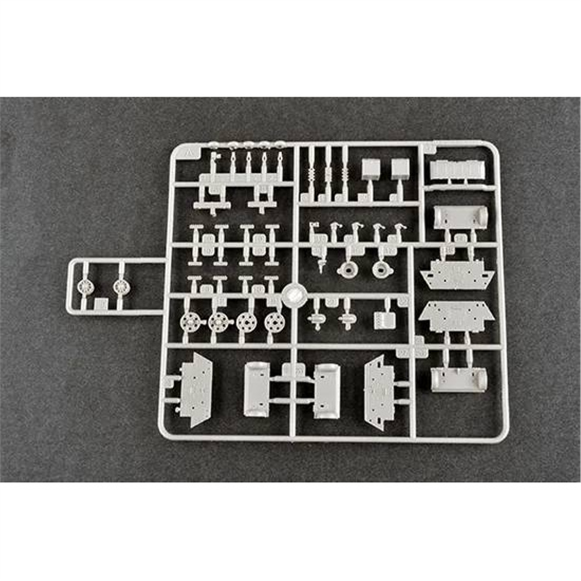 Trumpeter 07167 1/72 Ölçek, T-34/85 Tankı, Plastik Model Kiti