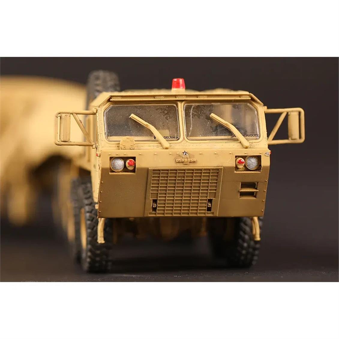 Trumpeter 07177 1/72 Ölçek M983 Çekici ve AN/TPY-2 X Bant Radar Sistemi, Plastik Model Kiti