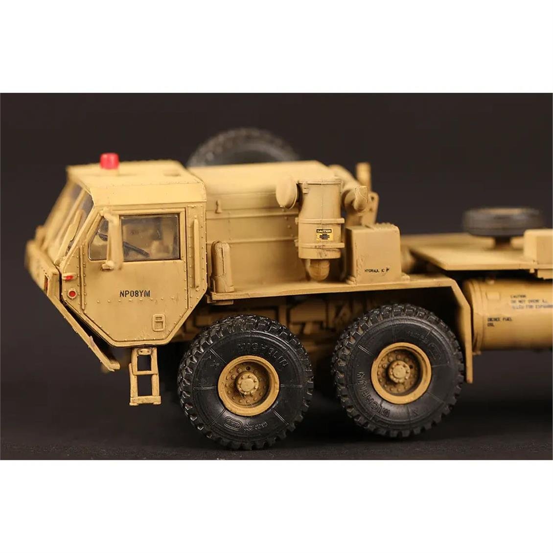 Trumpeter 07177 1/72 Ölçek M983 Çekici ve AN/TPY-2 X Bant Radar Sistemi, Plastik Model Kiti