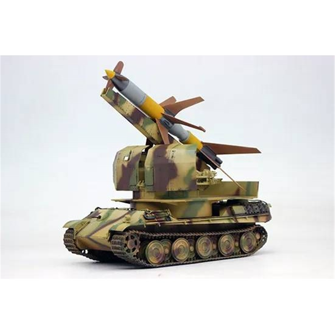 Trumpeter 09532 1/35 Ölçek, Flakpanther w/8,8cm Flakrakete Rheintochter 1, Prototip Uçaksavar Füze Sistemi Plastik Model Kiti