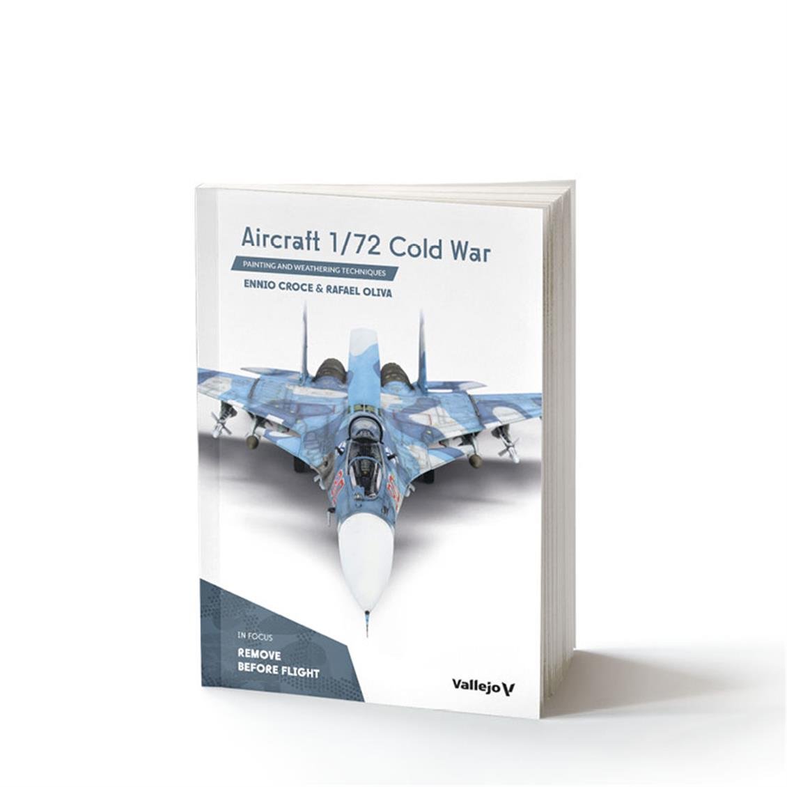 Vallejo 75071 Aircraft 1/72 Cold War, 136 Sayfa, İngilizce Modelcilik Kitabı