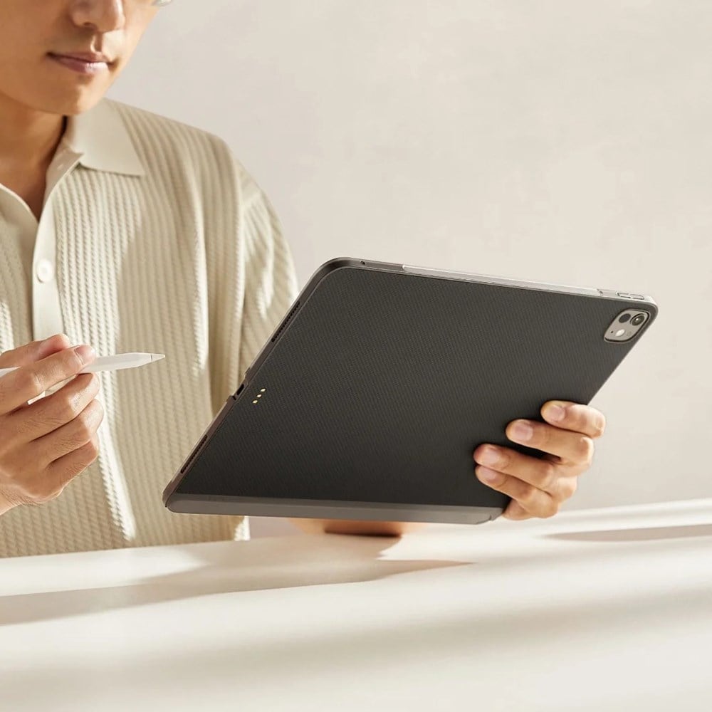 Apple iPad Pro 11 2025 M5 Kılıf Aramid Fiber Pitaka Ultra-Slim Classic Serisi Tablet Kapak