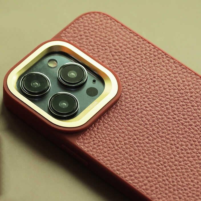 Apple iPhone 14 Kılıf Soft Deri Metal Kamera Çerçeveli ​Kajsa Litchi Kapak