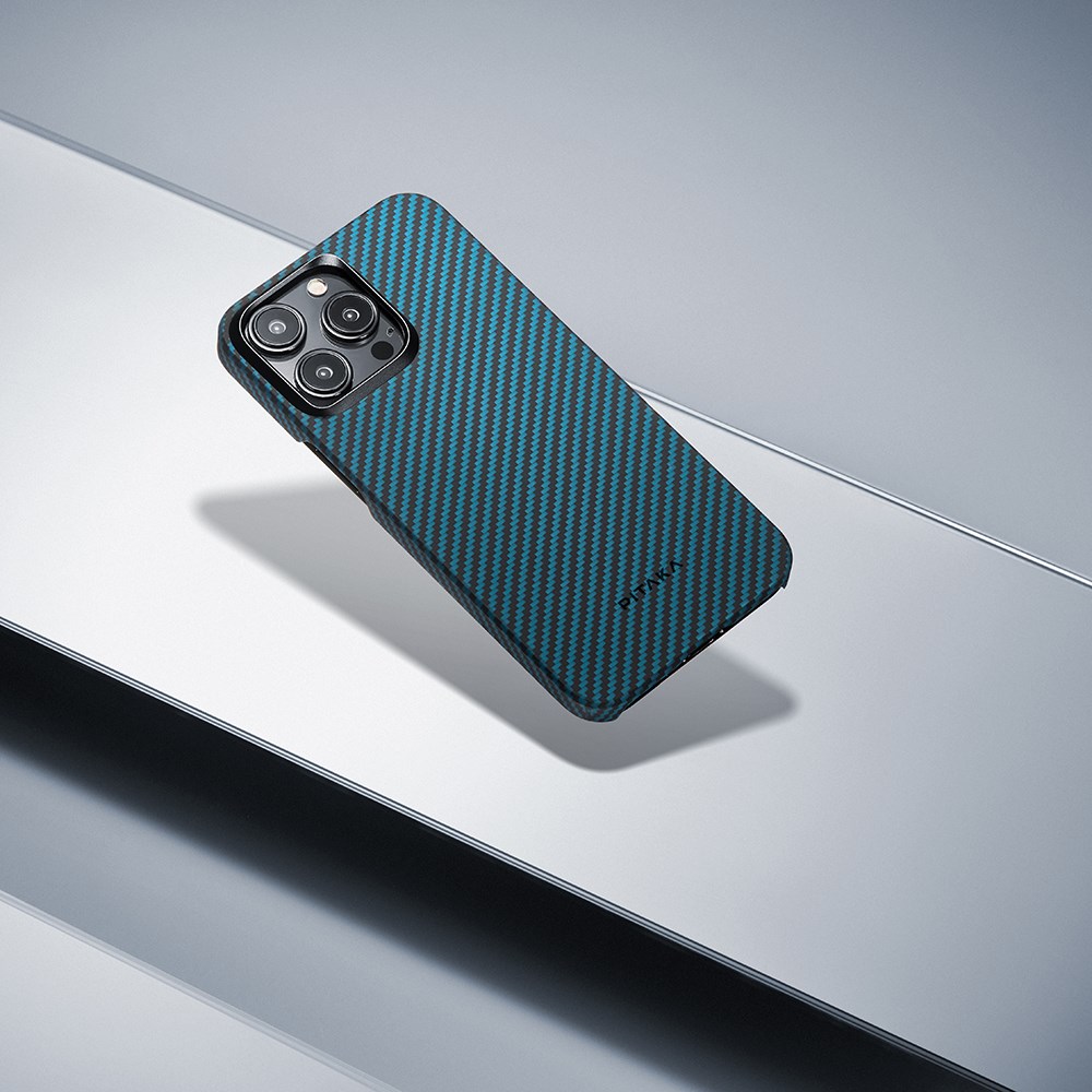 Apple iPhone 15 Pro Kılıf M-safe Şarj Özellikli 1500D Aramid Fiber Pitaka Ultra-Slim Classic Serisi Black-Blue Twill Kapak