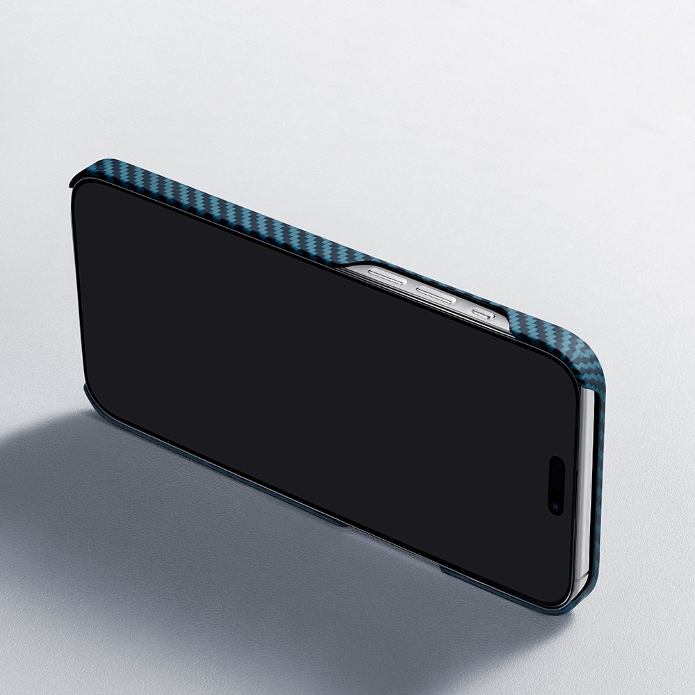 Apple iPhone 15 Pro Kılıf M-safe Şarj Özellikli 1500D Aramid Fiber Pitaka Ultra-Slim Classic Serisi Black-Blue Twill Kapak