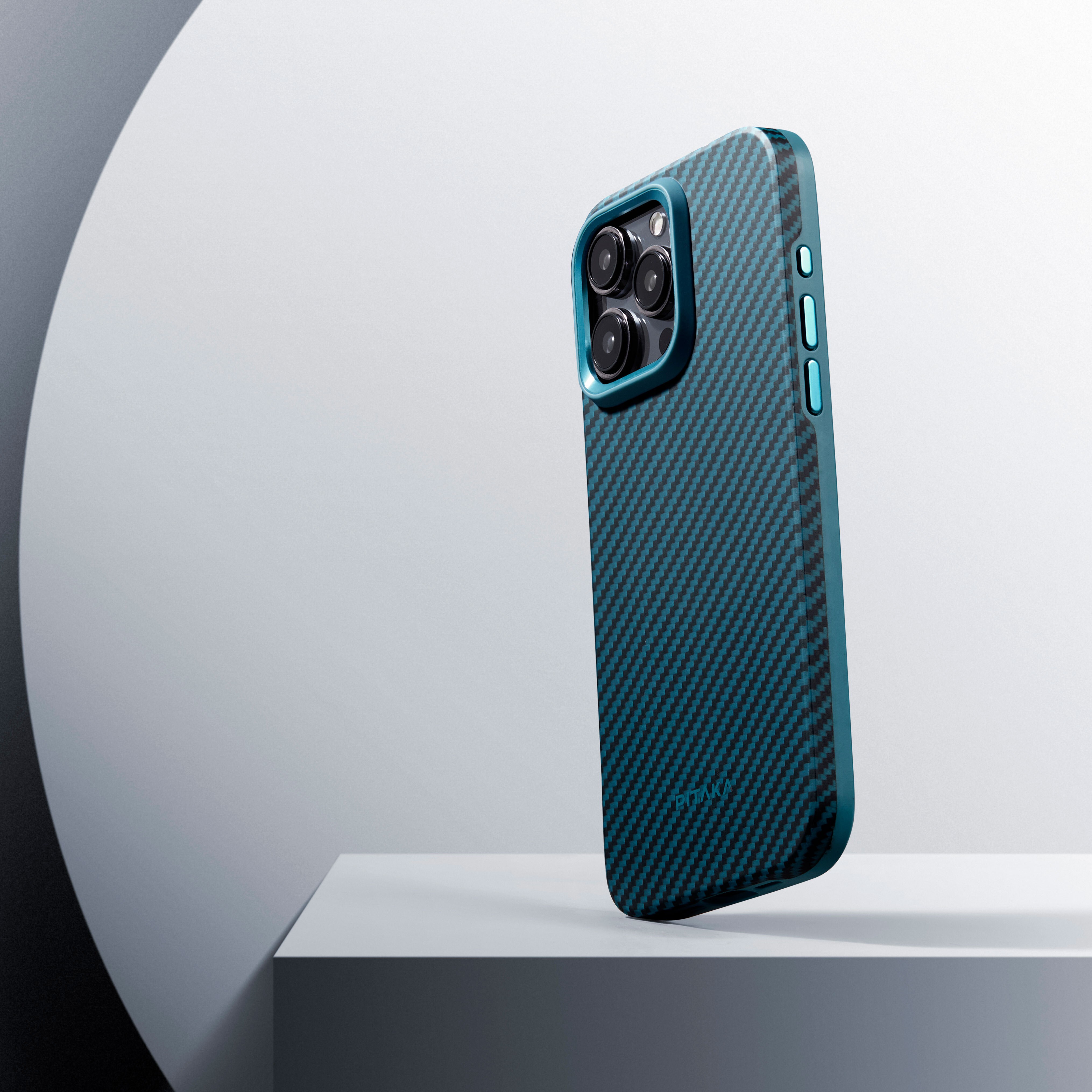 Apple iPhone 15 Pro Max Kılıf M-safe Şarj Özellikli 1500D Aramid Fiber Pitaka Military-Grade Classic Serisi Black-Grey Twill Kapak