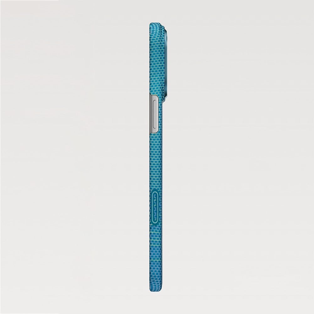 Apple iPhone 17 Pro Max Kılıf M-safe Şarj Özellikli Aramid Fiber Pitaka Glints of Gold Ultra Slim Serisi Kapak