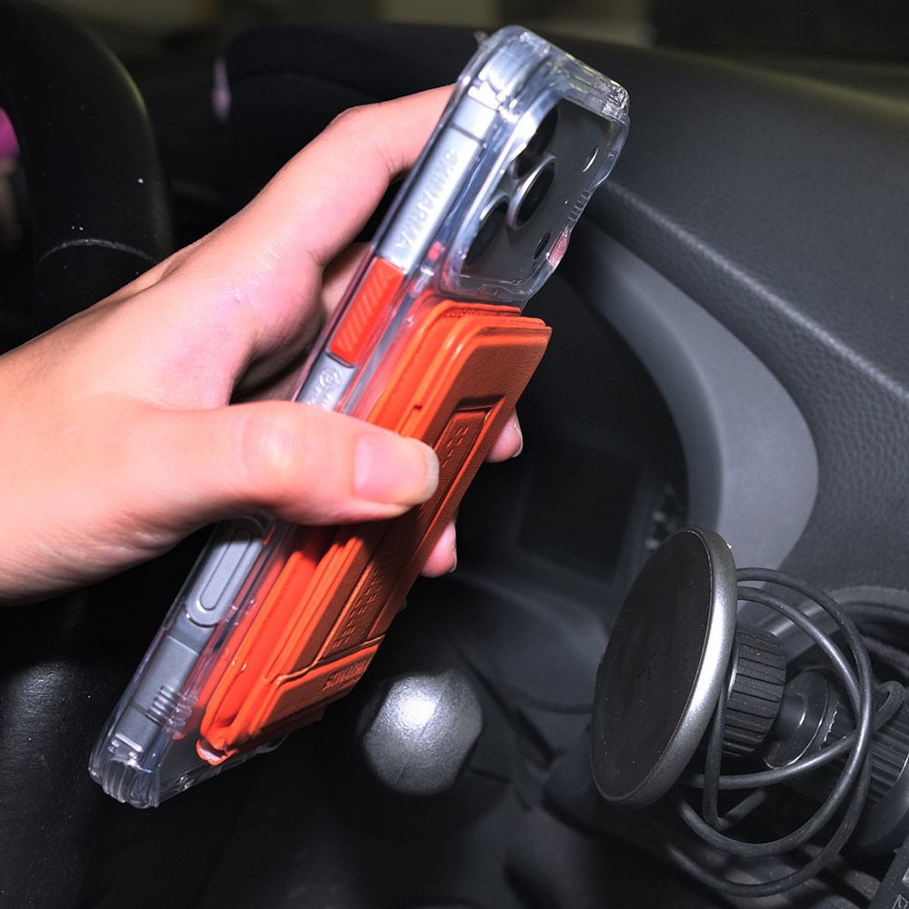 Skinarma Axis Serisi Foldable Stand Özellikli Deri Tasarımlı Kartlık