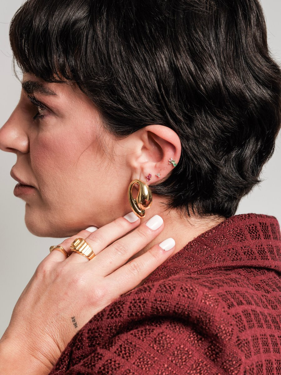 14 Ayar Altın Kırmızı Üç Taşlı Çiçek Tragus Piercing