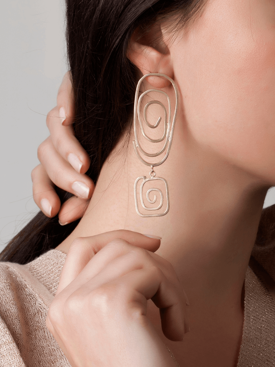 Altı Kare Spiral Küpe