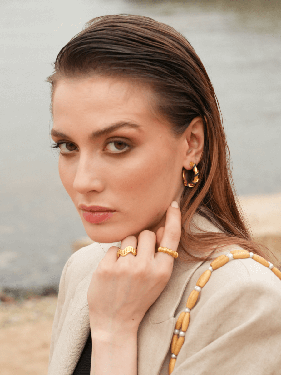 Emily Taşlı Halka Küpe