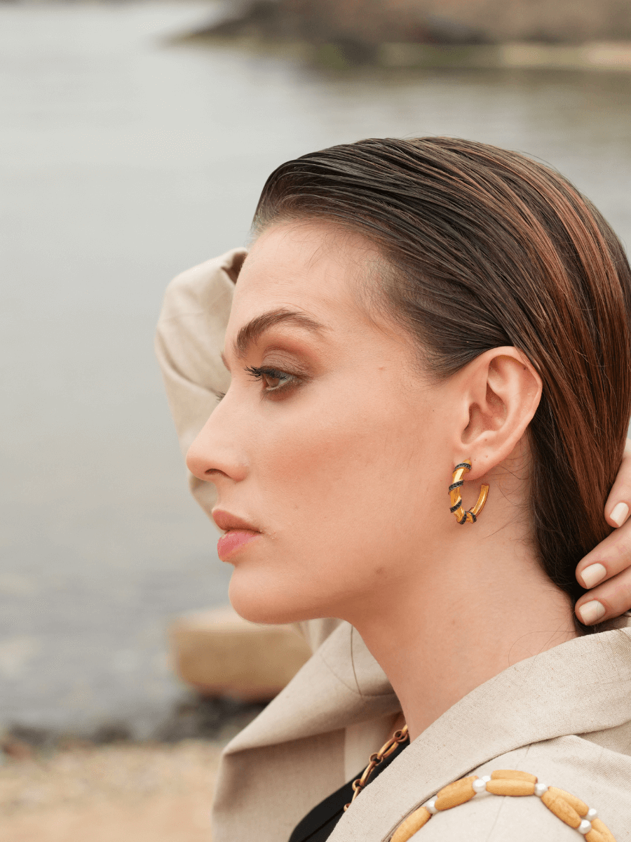 Emily Taşlı Halka Küpe